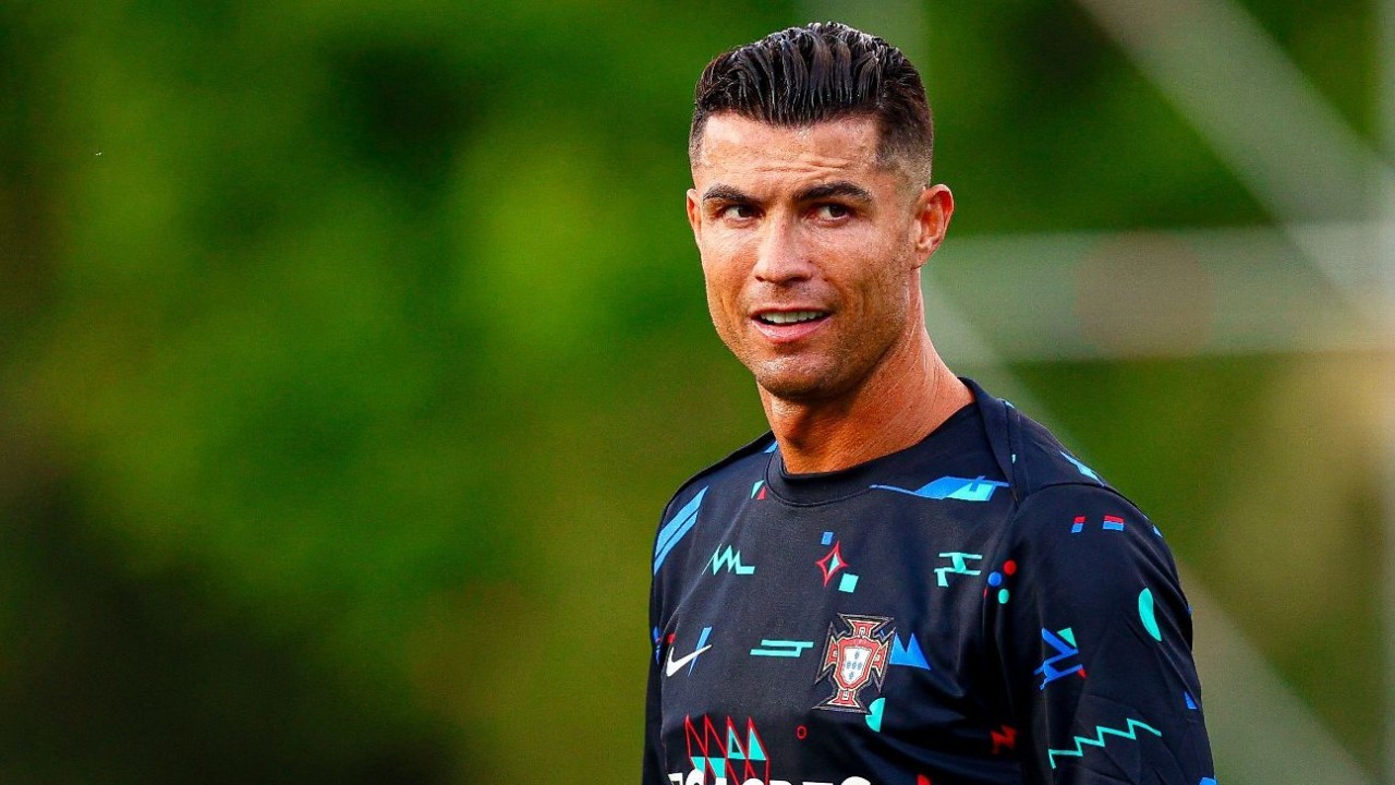 Ronaldo, Portugal training tickets on sale for €800