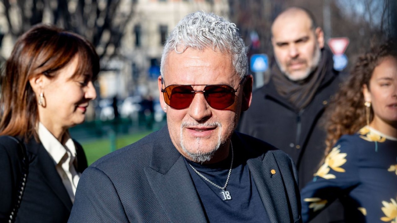 Ex-Italy star Baggio, family robbed at gunpoint