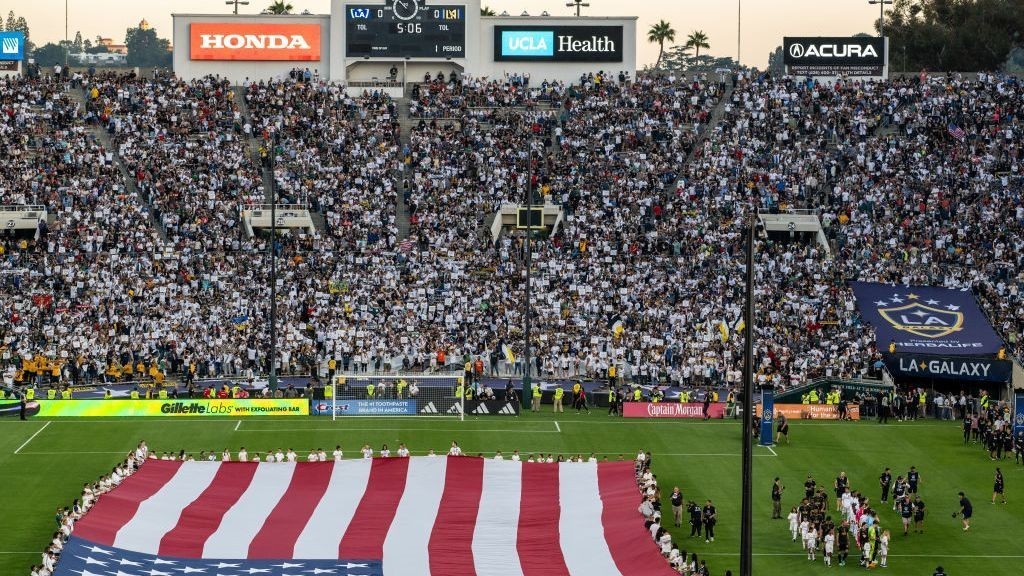 Packed Rose Bowl expected for top-of-table Trafico