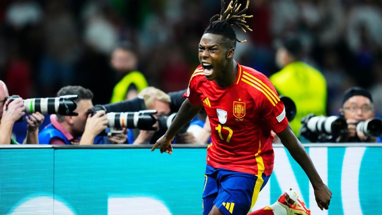 LIVE Transfer Talk: PSG, Barcelona battling to sign Spain star Nico Williams