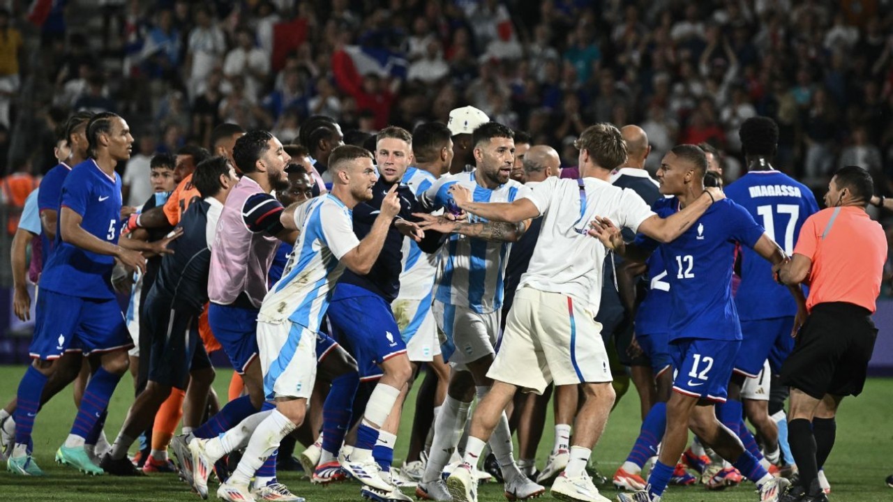 Otamendi fumes after Argentina, France brawl