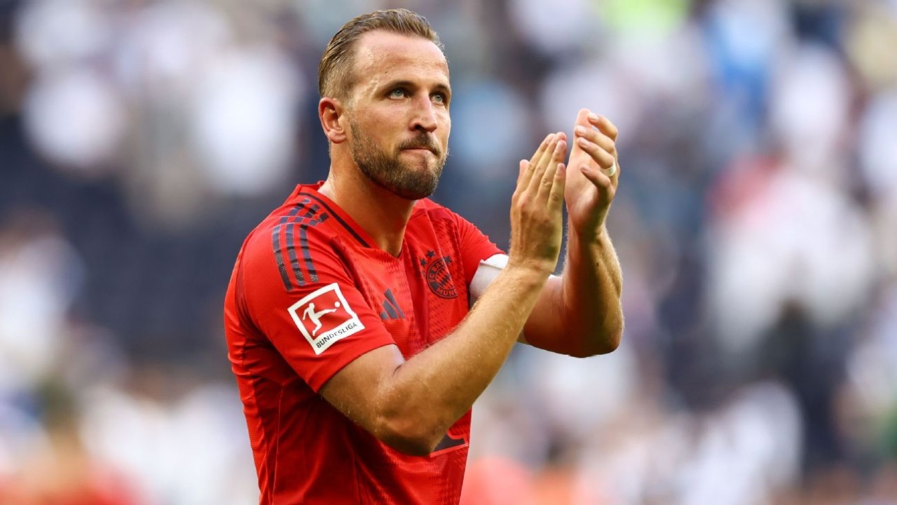 Kane turns down trophy lift on Tottenham return