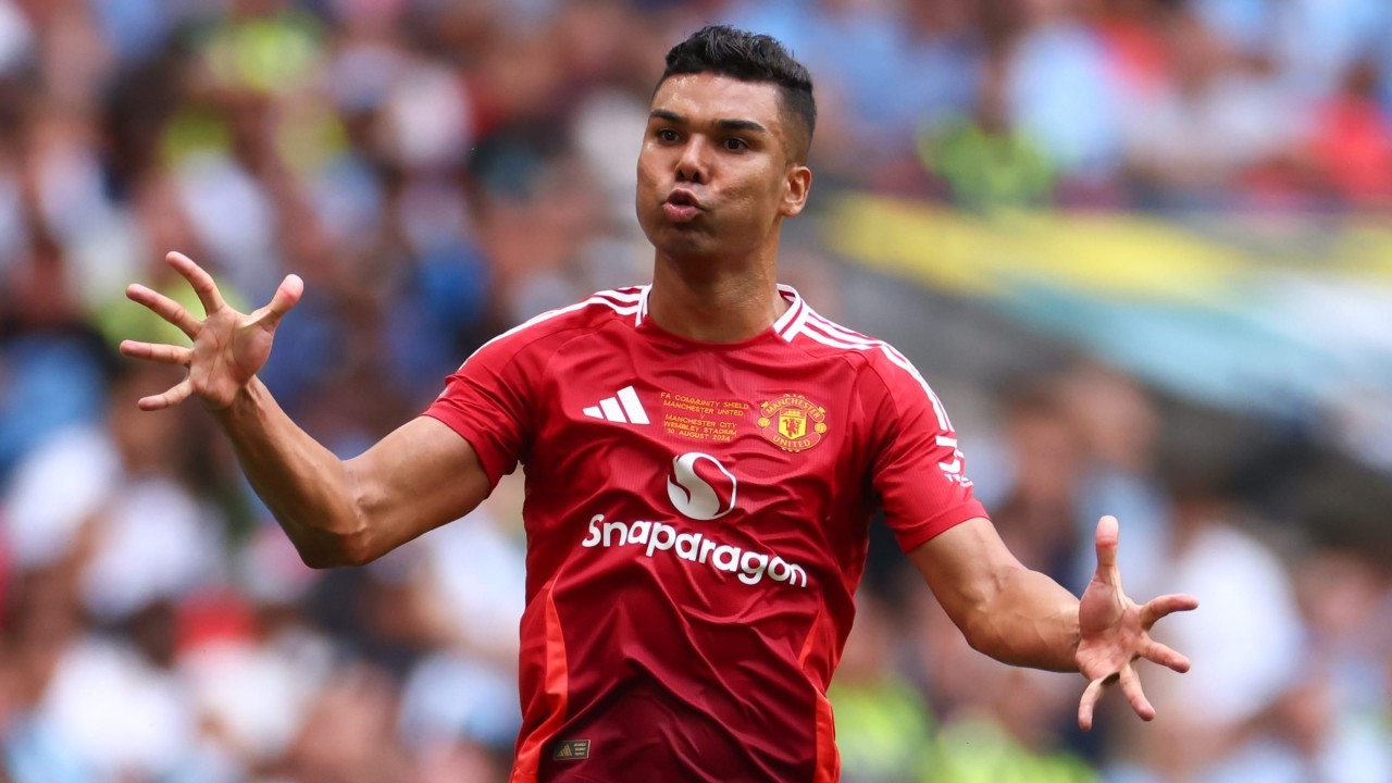 Erik ten Hag offers strong hint over Casemiro's Man Utd future