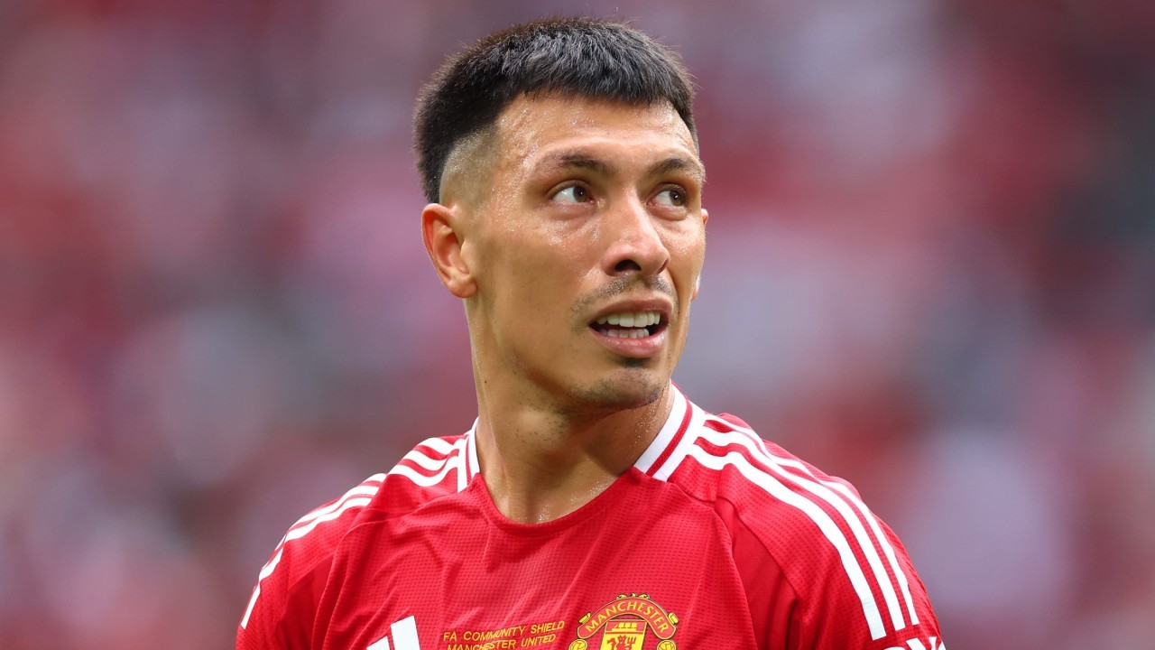 Lisandro Martinez explains what Matthijs de Ligt & Noussair Mazraoui bring to Man Utd