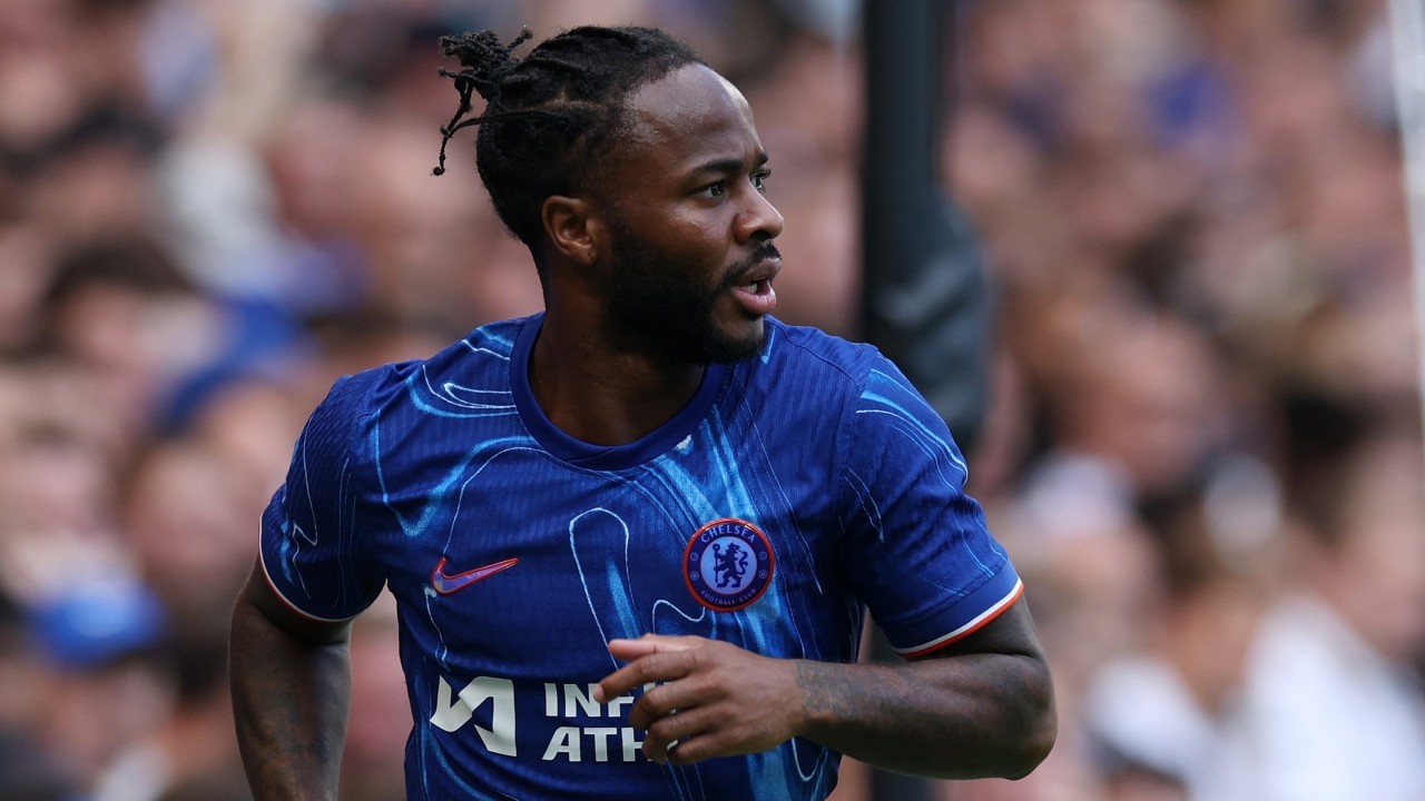 Raheem Sterling 'holds clear-the-air talks' with Chelsea after squad exile