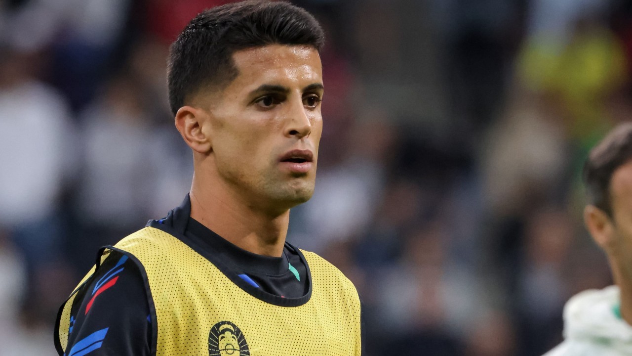 Man City receive bid for outcast Joao Cancelo - report