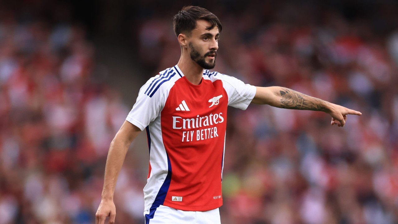 Fabio Vieira leaves Arsenal on loan for 2024/25 season