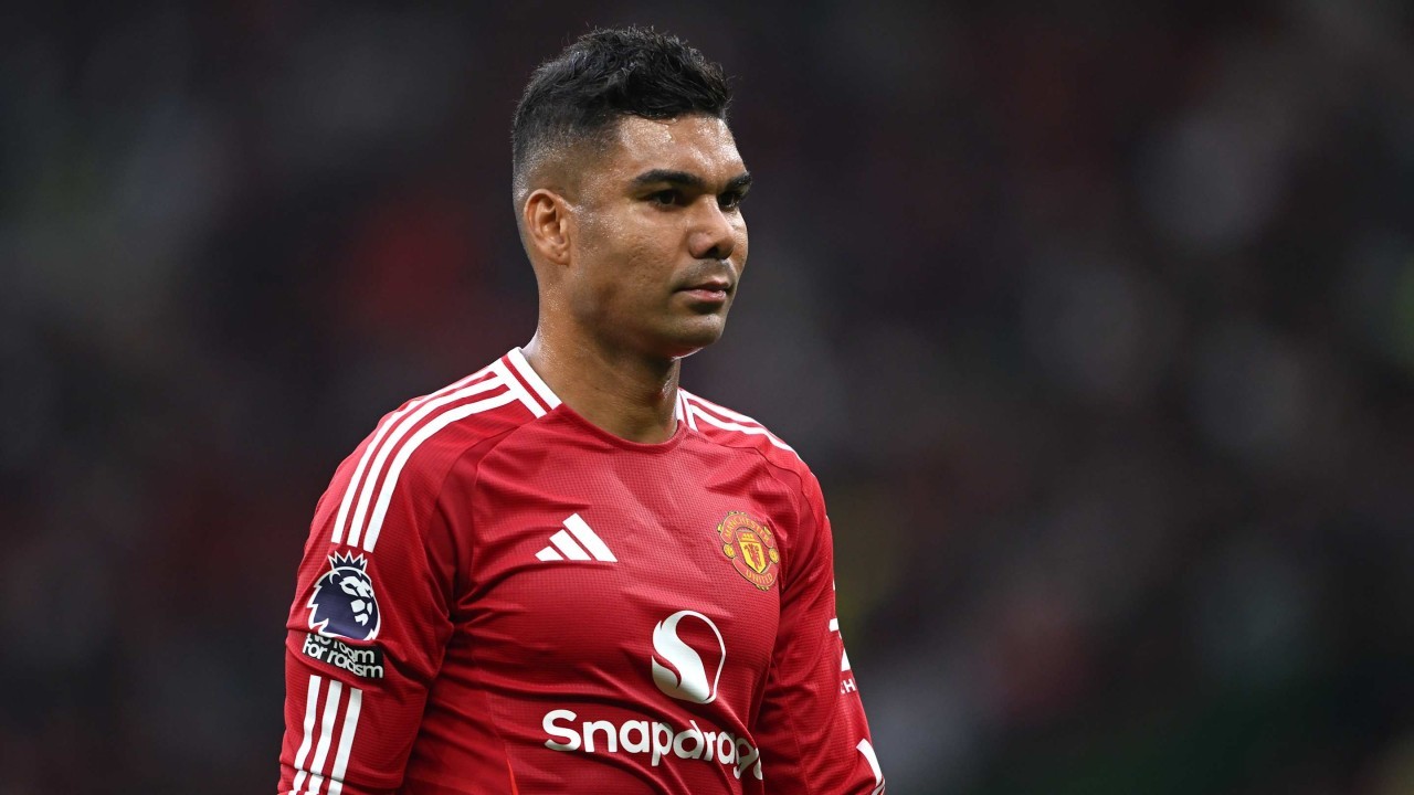 Man Utd squad's 'theory' behind Casemiro struggles revealed