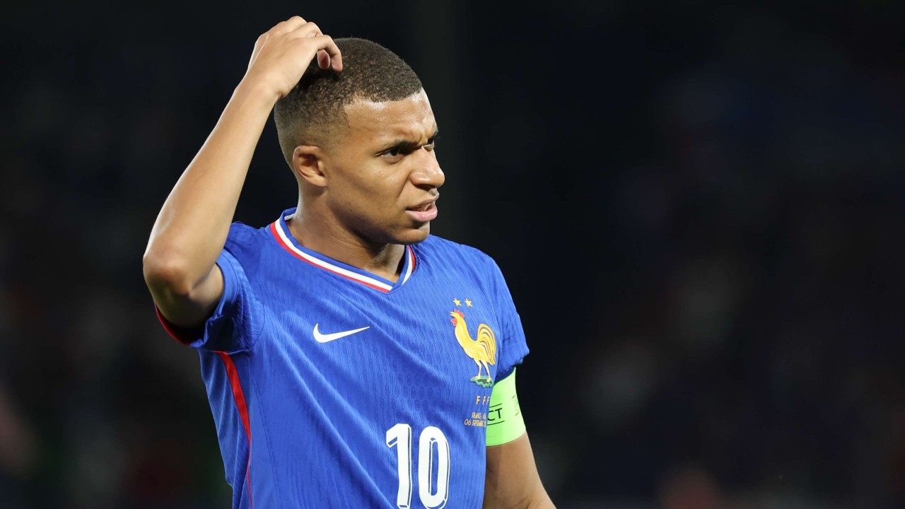 Kylian Mbappe rejects 'mediation' in €55m feud with PSG