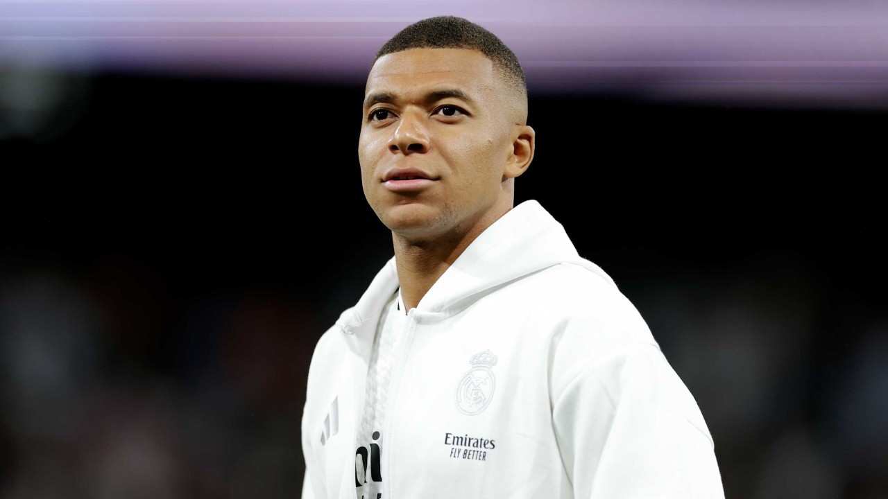 Kylian Mbappe out for several weeks with leg injury