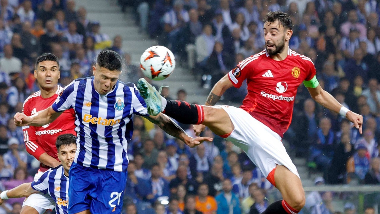 Bruno Fernandes sends defiant message to Man Utd fans after consecutive red cards