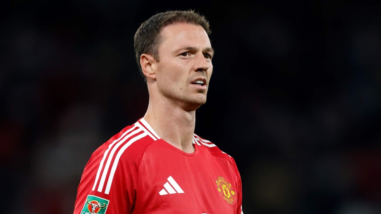 Jonny Evans reveals Man Utd squad's struggles with Erik ten Hag uncertainty