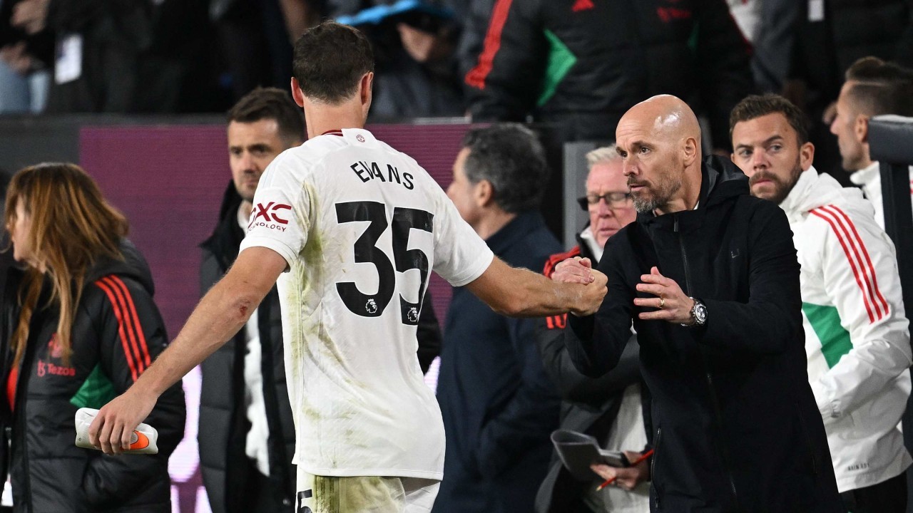 Jonny Evans comes out in defence of under-fire Man Utd manager Erik ten Hag