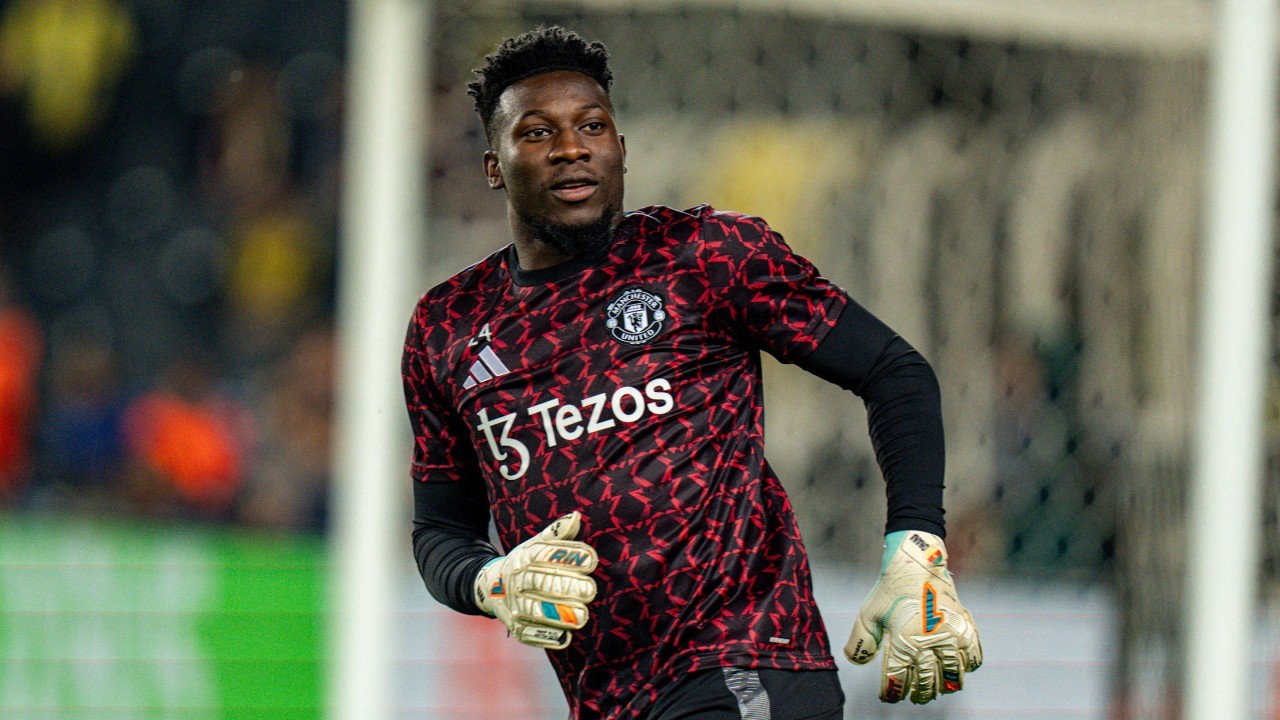 Andre Onana reacts to shock Noussair Mazraoui position change