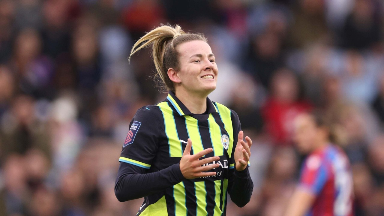 Lauren Hemp: Gareth Taylor provides fitness update on star forward