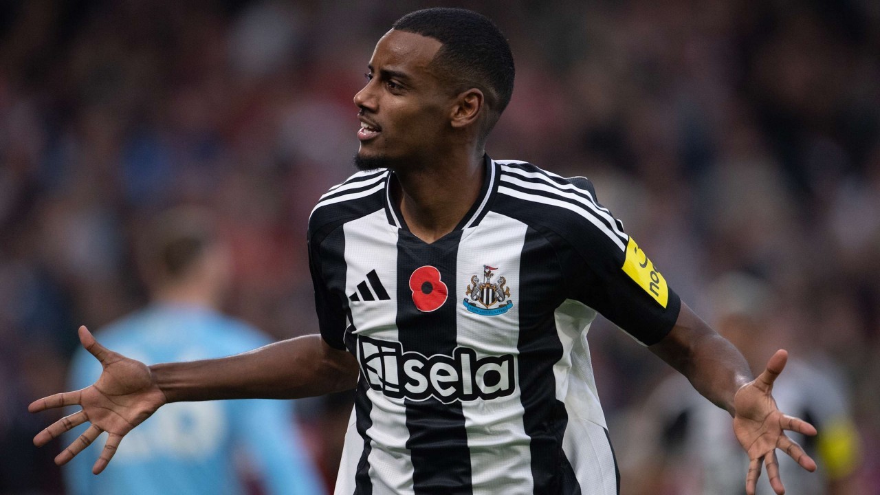 Alexander Isak confirms stance on Newcastle future as Arsenal links intensify